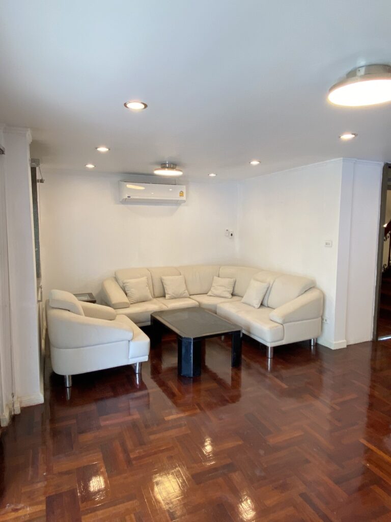 image-0548 Panya Pattanakarn Village for Rent