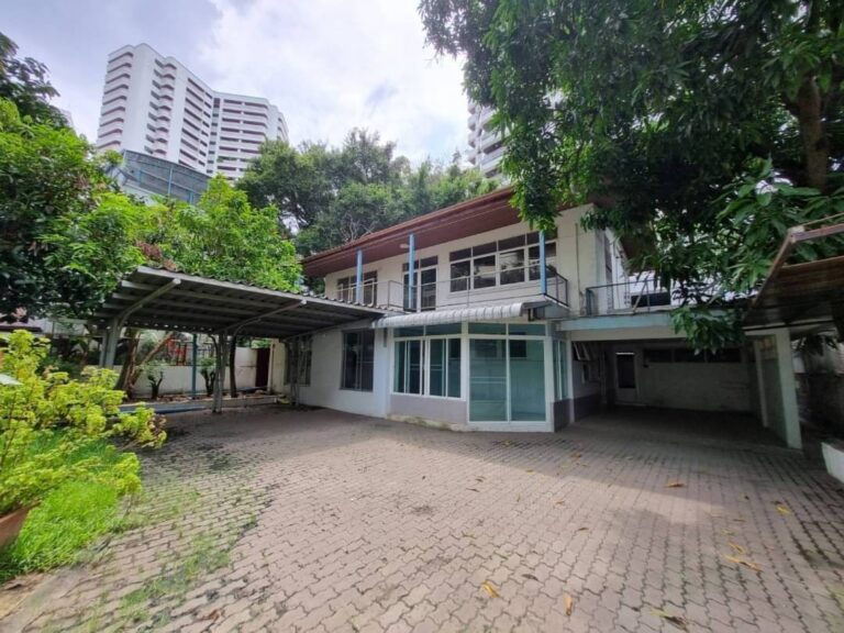 image-0784 Single House in Sukhumvit soi 39-49 for Rent