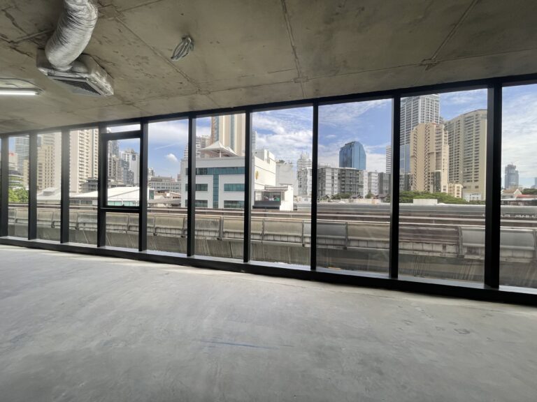 image-0831 Commercial Space in Sukhumvit for Rent