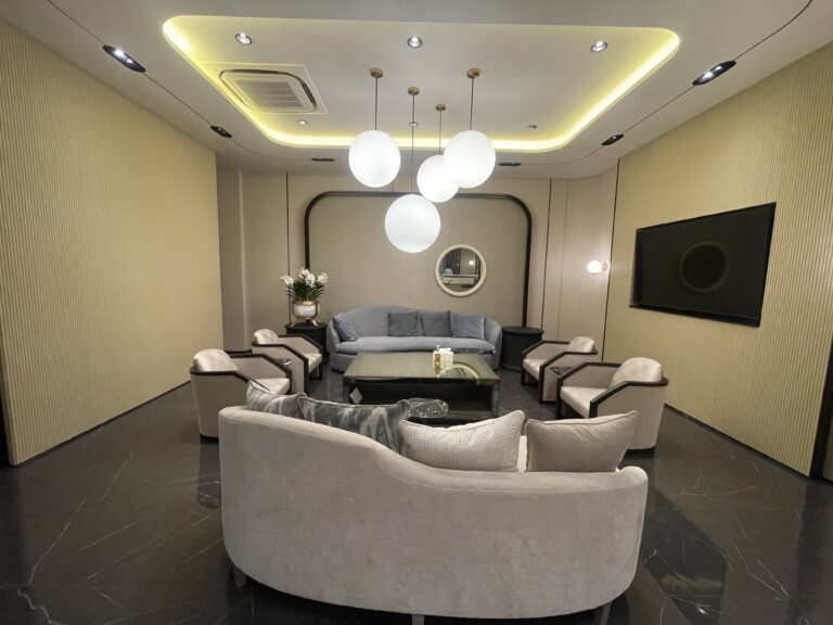 image-0947 Commercial Space in Asoke for Rent