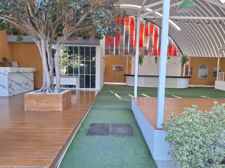 image-0997 Commercial Space in Udomsuk for rent