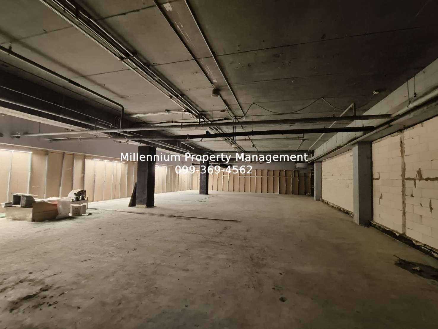 1335 Commercial Space in HuaiKhwang for Rentimage-