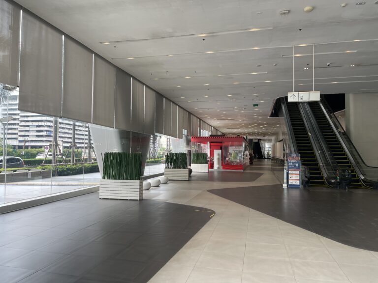 image-1318 Commercial Space on Rama9 for Rent