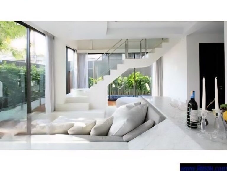 image-1421 The Park Lane 22 for Rent