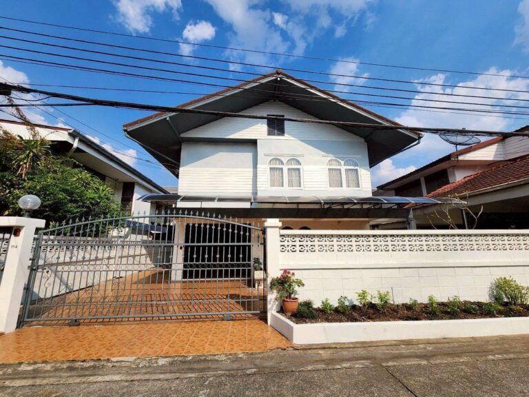 image-1493 Detached House in Huai Kwang for Rent