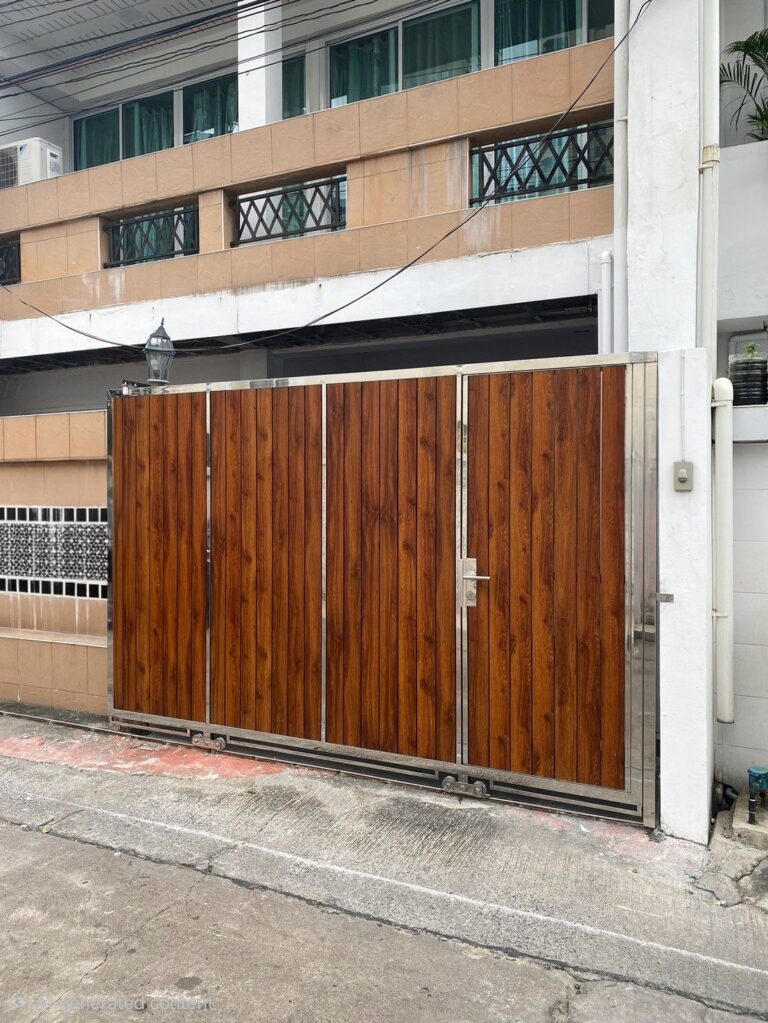 image-1604 Townhome in Sukhumvit 26 for Rent