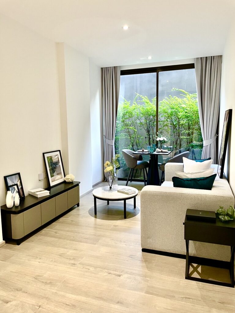 image-1645 Fynn Asoke for Rent / Sale