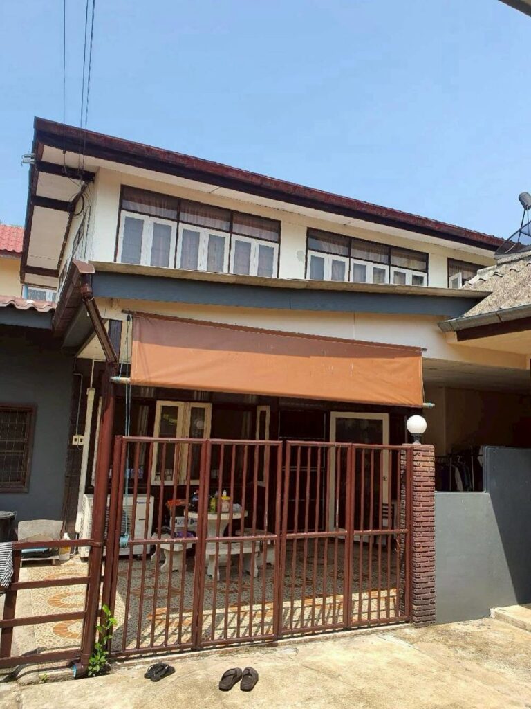 image-1657 Single House on Soi Phahonyothin 65 for Sale