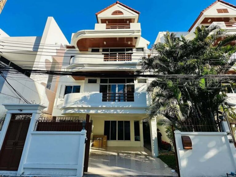 image-1663 Townhouse in Sukhumvit 31 Yak 2 for Rent