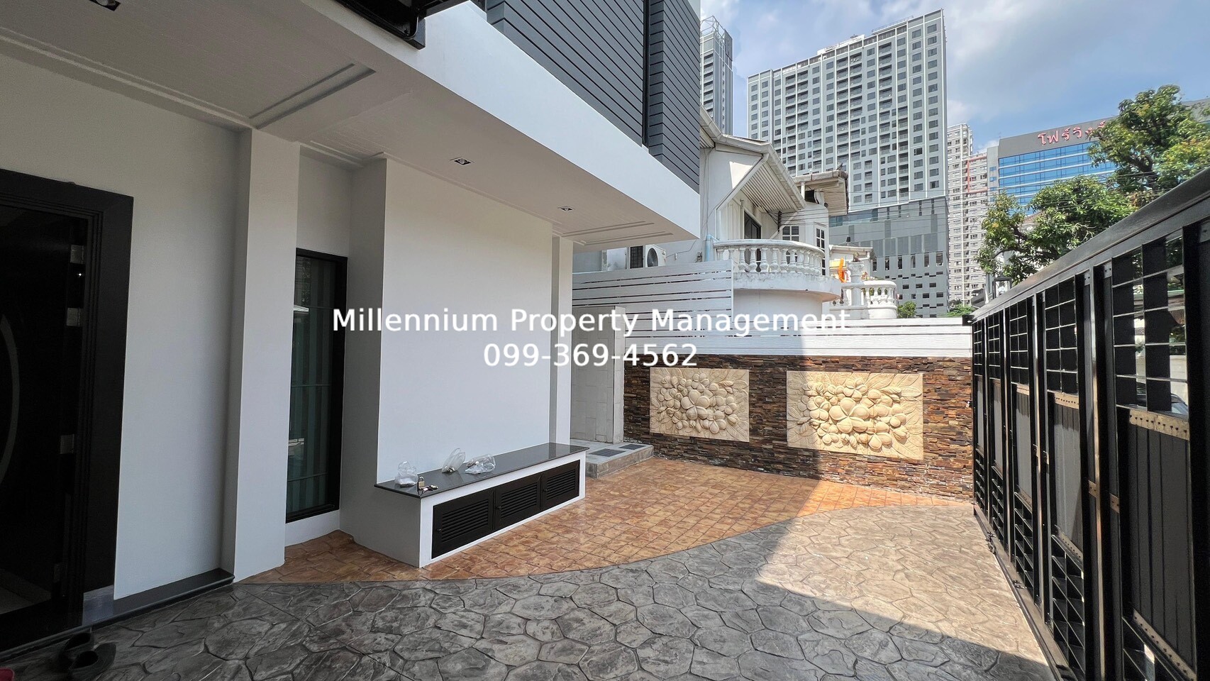 image-1658 Townhouse in Sukhumvit 26 for Rent
