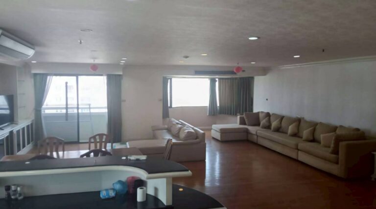 image-1810 Baan Suanpetch for Rent
