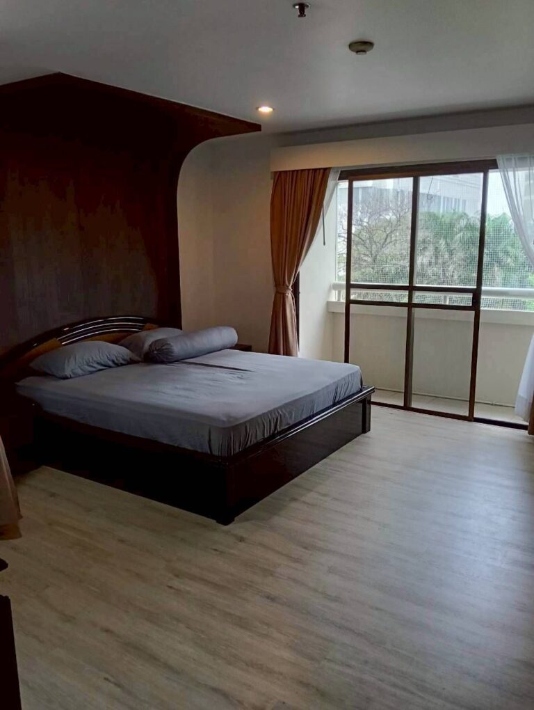 image-1806 Baan Suanpetch for Rent